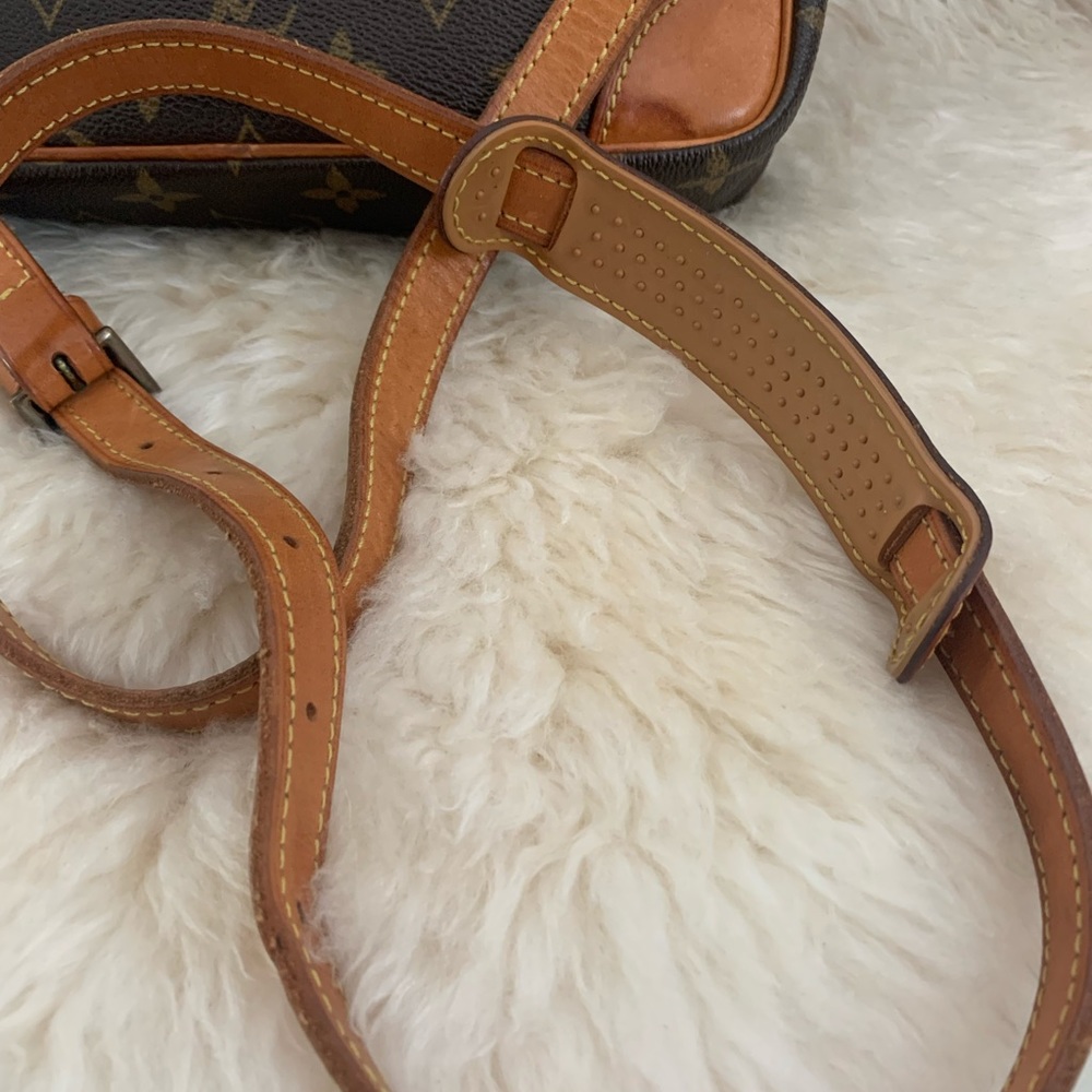 Vintage Louis Vuitton Crossbody Bag - Picture 5 of 14